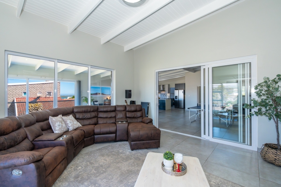 5 Bedroom Property for Sale in Myburgh Park Western Cape